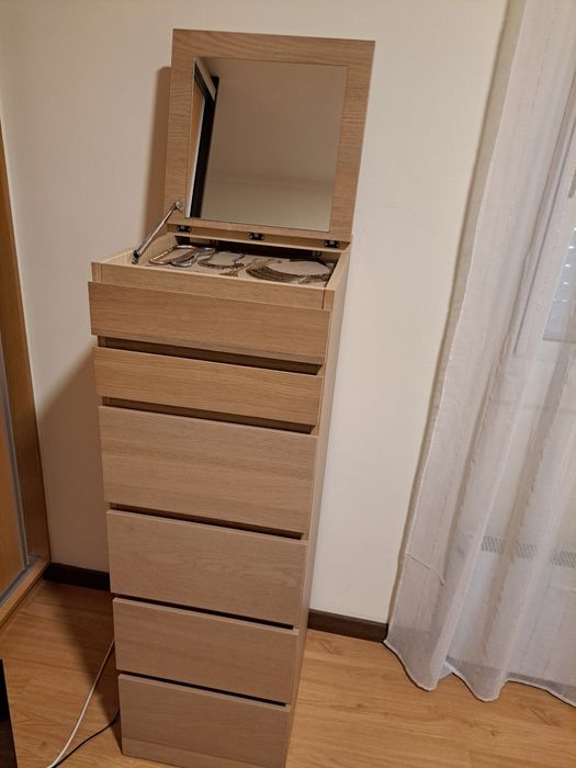 Cómoda c/ 6 gavetas, e vidro espelhado 40x123 cm