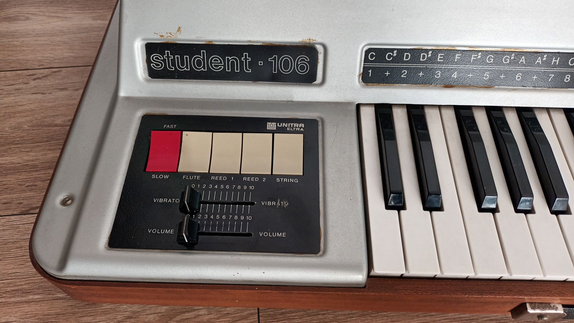 Organy Unitra Student 106  PRL 1988r keyboard