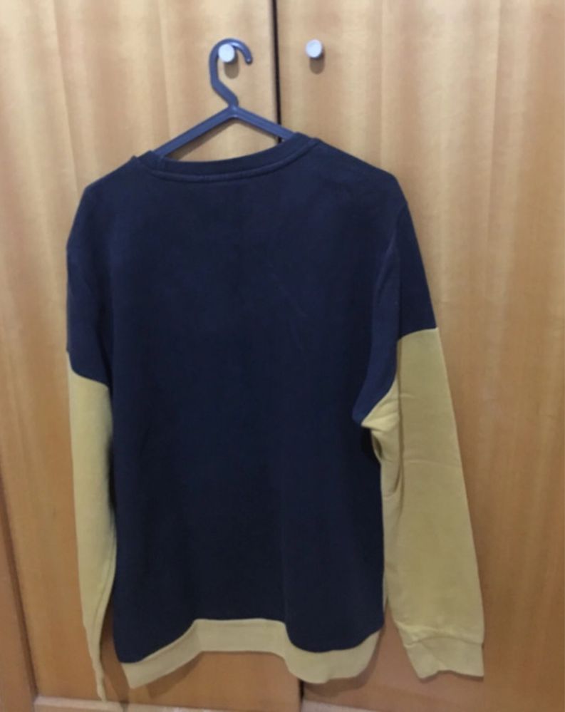 Sweat amarela e preta da Bershka