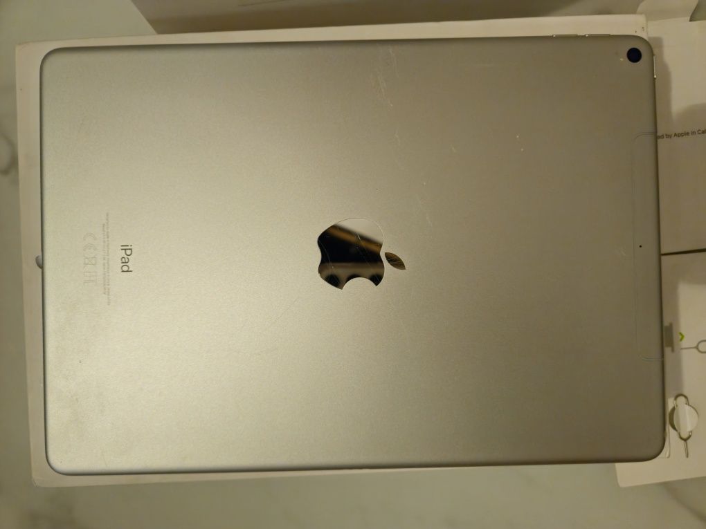 Apple iPad Air 3 gen. 256 GB (2019) 10.5 WiFi + LTE Silver
