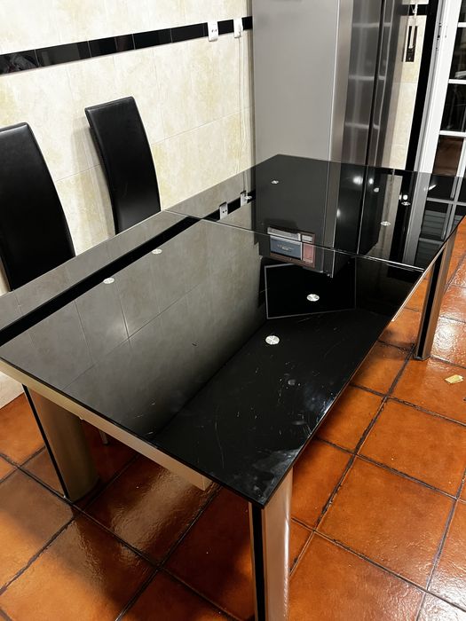 Mesa de Jantar em vidro