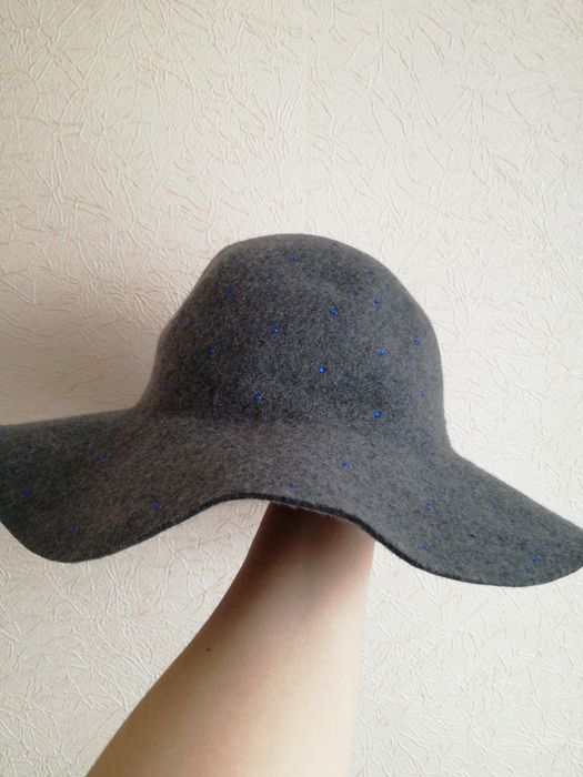 Шляпа с широкими полями