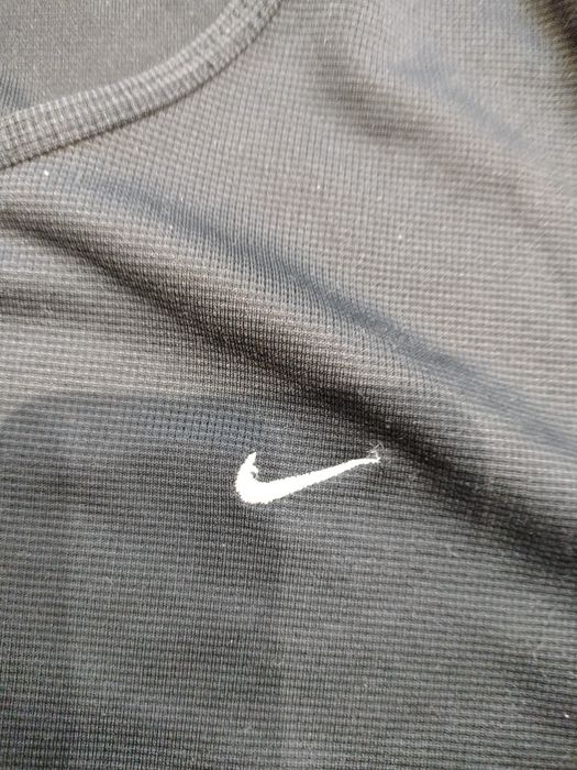 Koszulka sportowa Nike t-shirt dri fit L 40. Z przodu pod biustem zaci