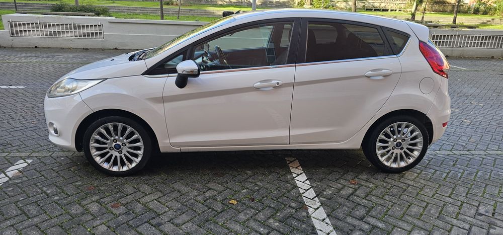 Ford fiesta 1.5 tdci como novo 11