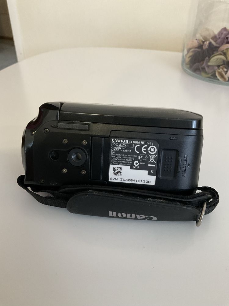 Відеокамера Canon Legria HF R28 FullHD