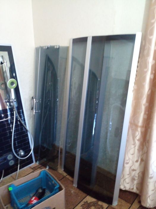 Душова кабіна у хорошому стані 1.2м