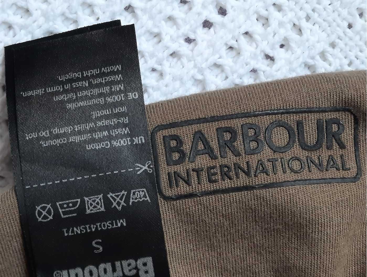 Barbour Slim j.Nowa logo Uniseks khaki czarne logo koszulka bluzka S