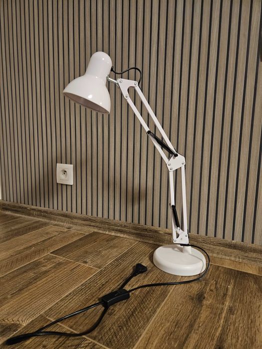 OKAZJA Lampka biurkowa biala regulowana zarowka led