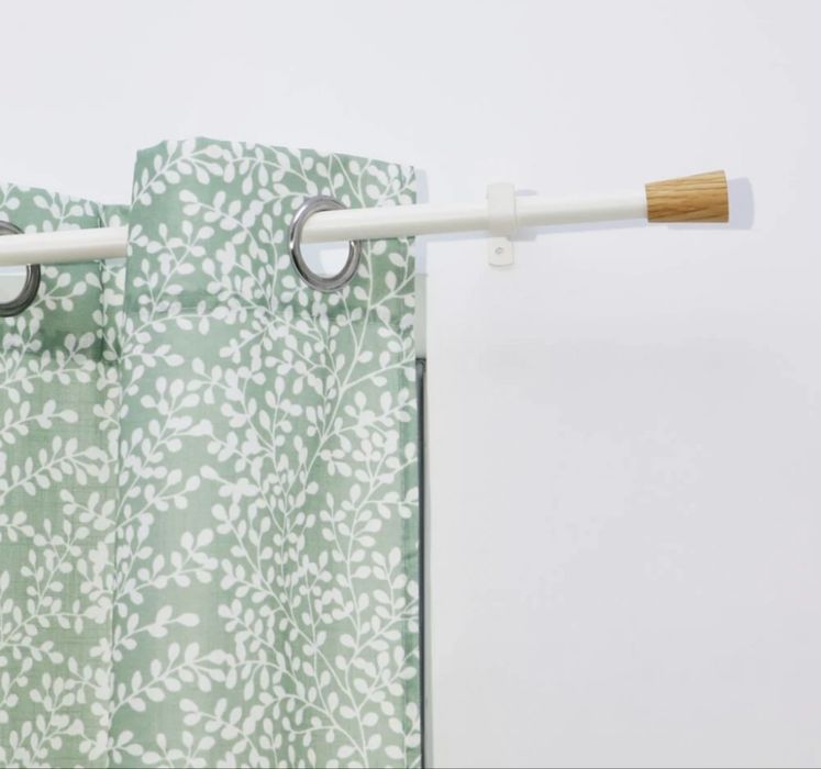 Карніз металевий одинарний.