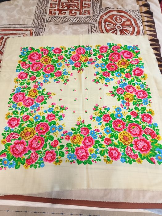 Продам платок шерстяний