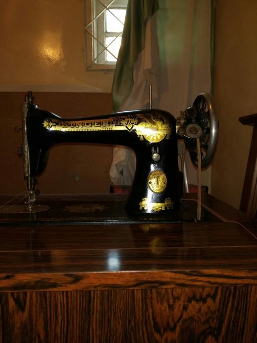 Maquina costura SINGER (Antiga)