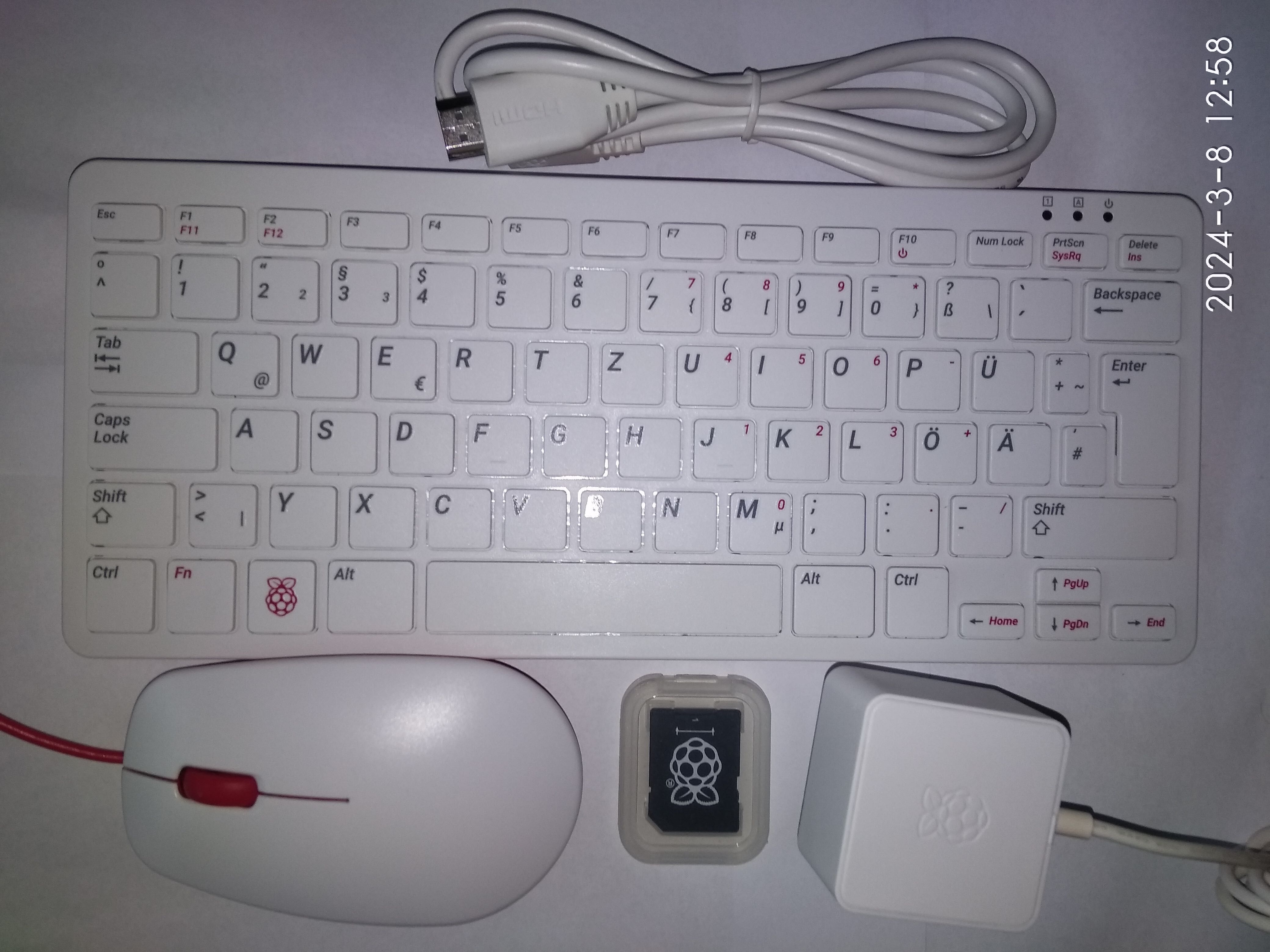 Raspberry PI 400 komplet: joystick, mysz, pad, zasilacz, Amiga gry