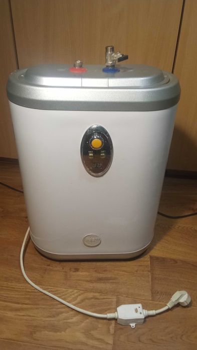 Бойлер водонагрівач вертикальний 30 літрів ElsoTerm б\у