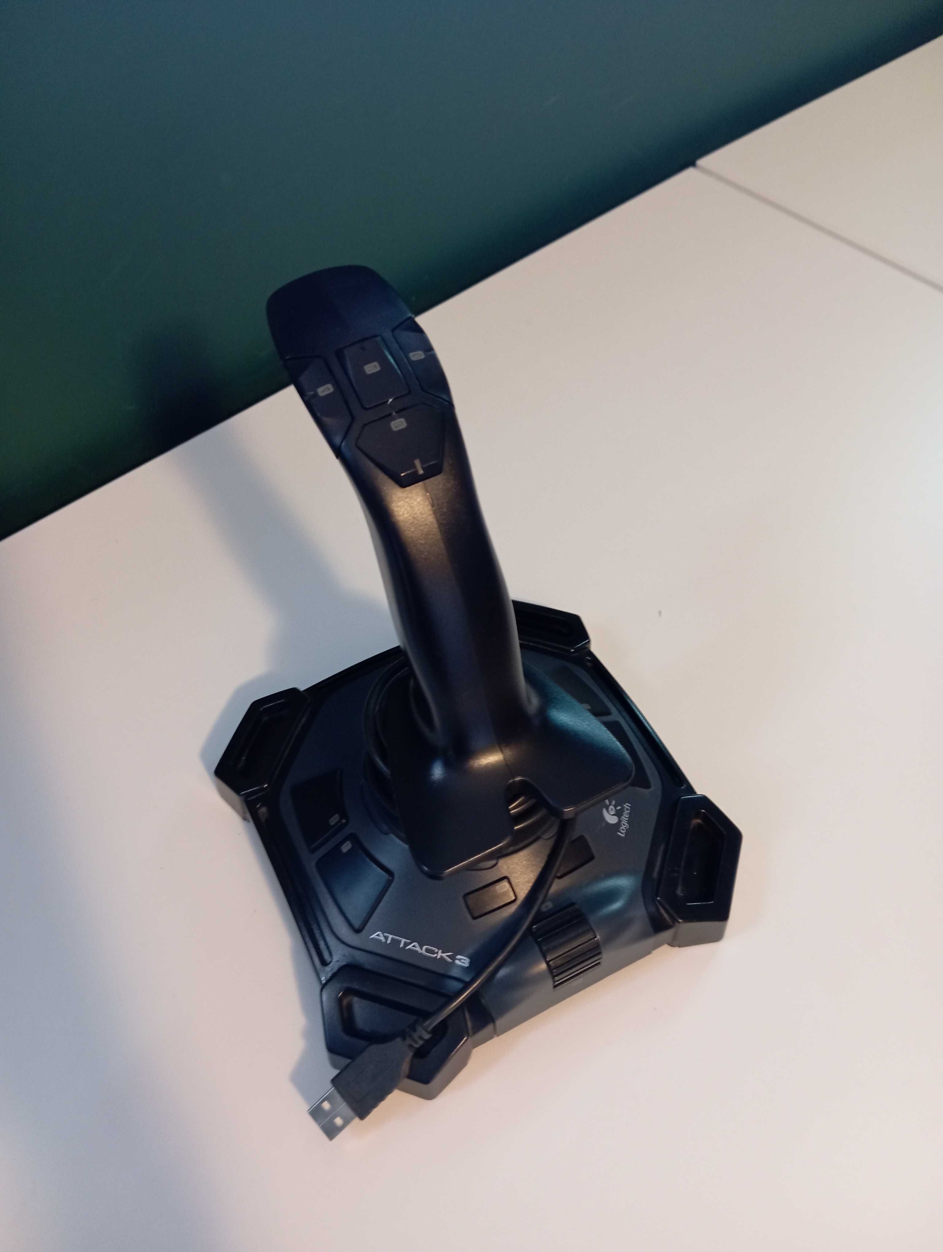 Joystick Logitech Attack 3