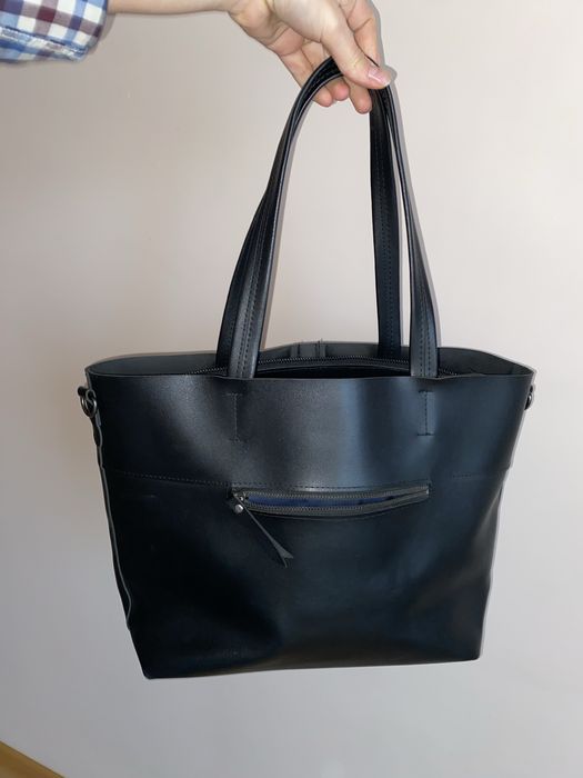 Чорна сумка в гарному стані