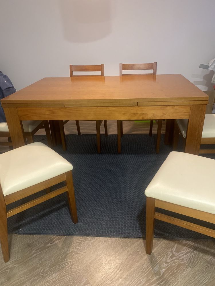 Mesa de jantar com 6 cadeiras