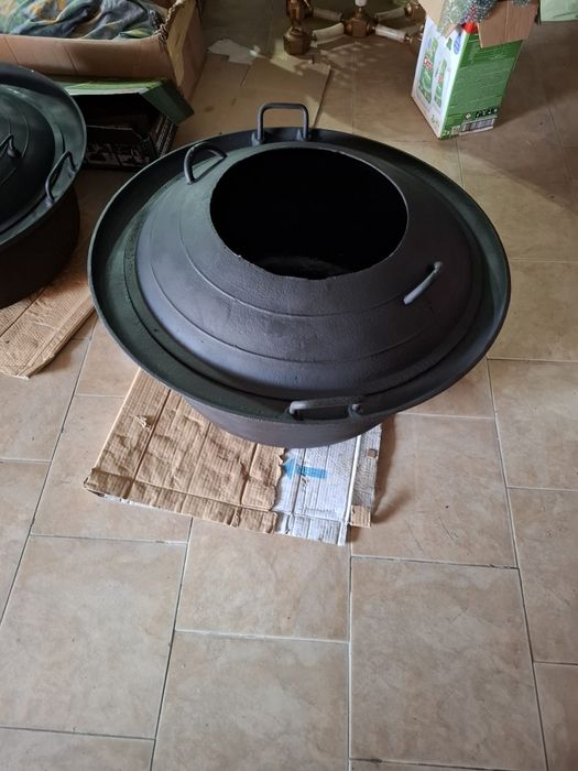 Duas Panelas/Potes antigas em excelente estado. Novas.