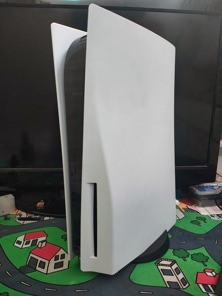 Konsola Ps5 1216A z napędem +pad