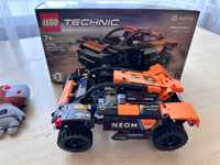 LEGO Technic Автомобіль для перегонів NEOM McLaren  252 деталей