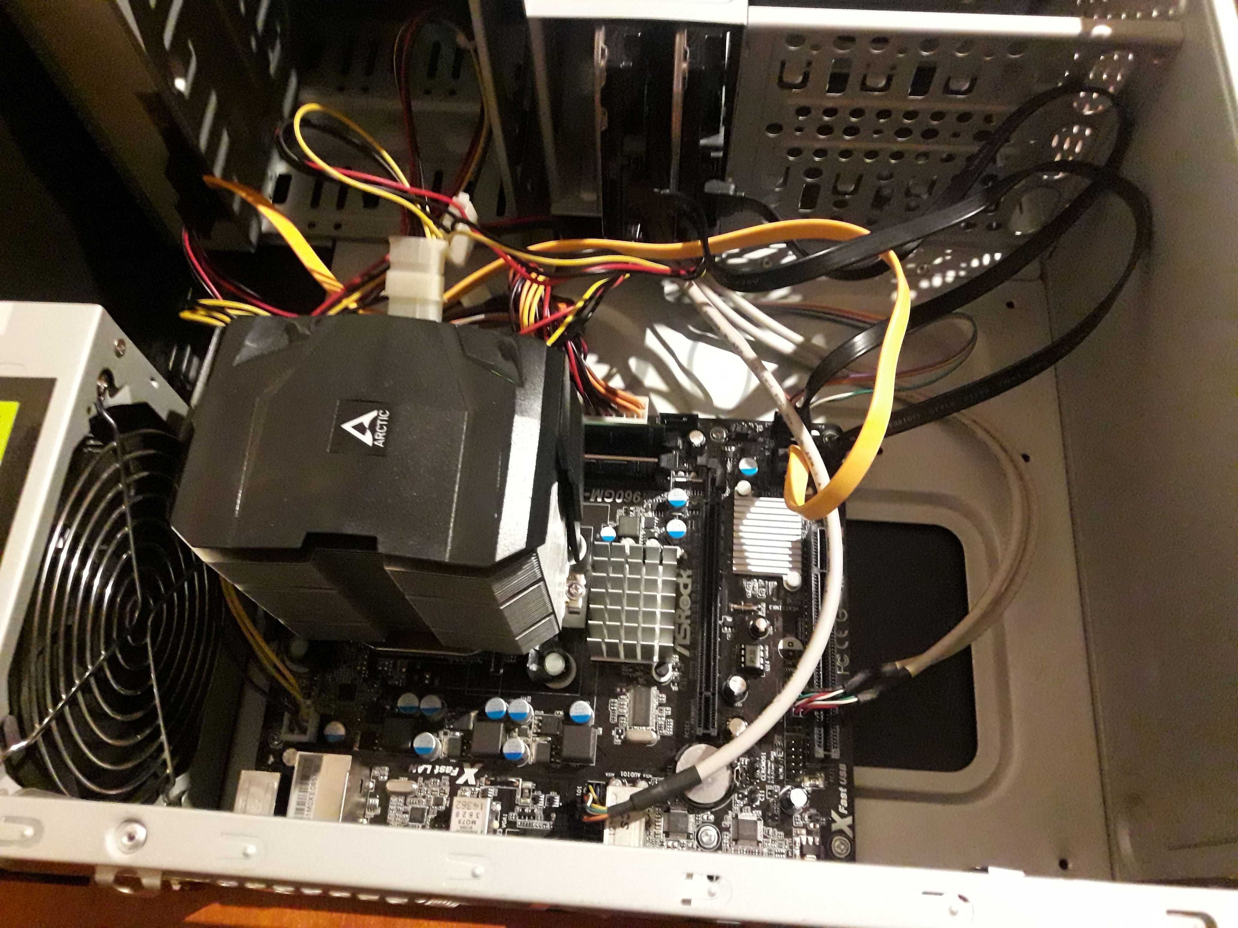 Komputer stacjonarny AMD  FX6300 6x3,5GHz  8GB Ram 250HDD + 1TB HDD