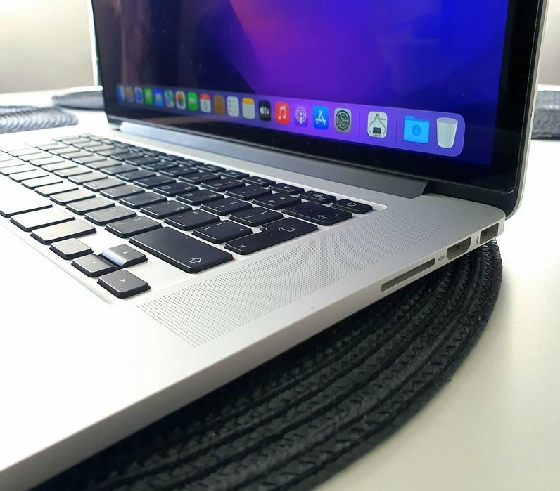 Apple Macbook Pro 15 Retina 3K 2880x1800 i7®™/AMD®R9™/16GB/512SSD/Hdmi