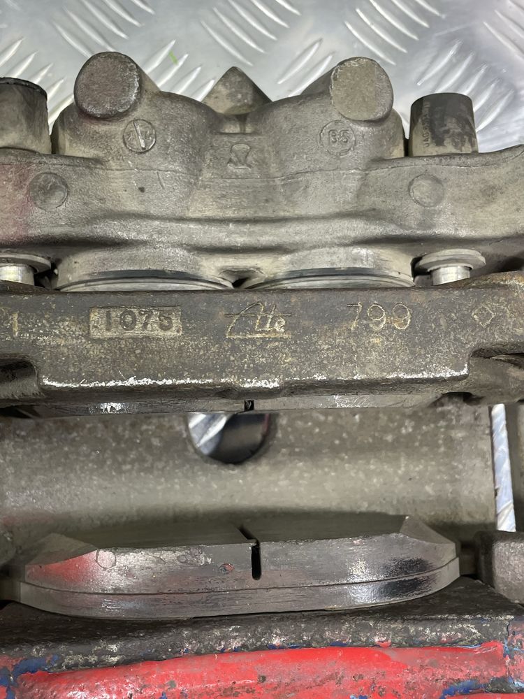 Передні супорта BMW E60 535d Код:452