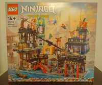 Конструктор LEGO NINJAGO 71799 Риночна площа (6163 Деталі)