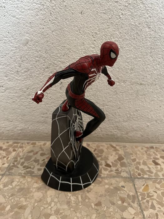Spiderman Diamond Select - painted figure