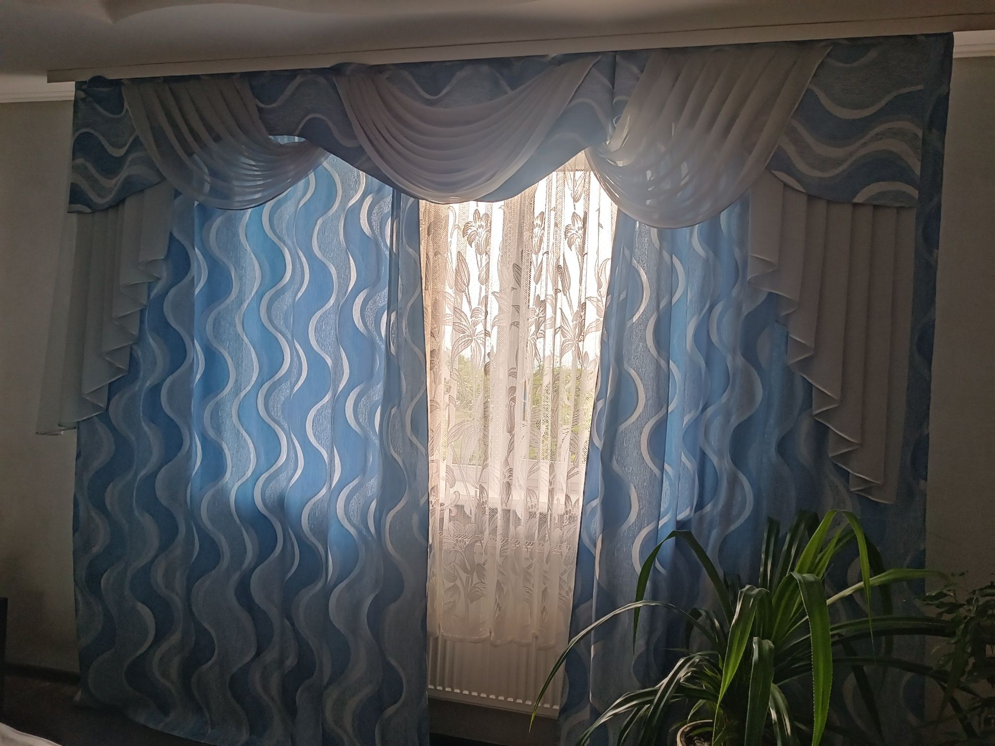 Продам штори з ламбрнкенами