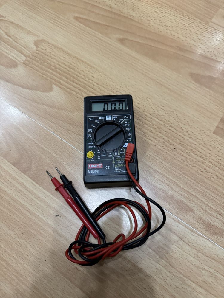 Sprawny Miernik uniwersalny multimetr tester Uni-T M830B