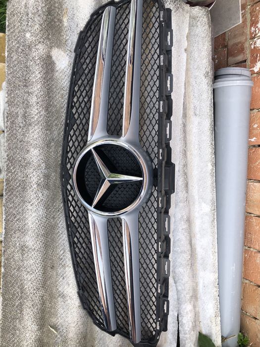 Решітка радіатора Mercedes W205