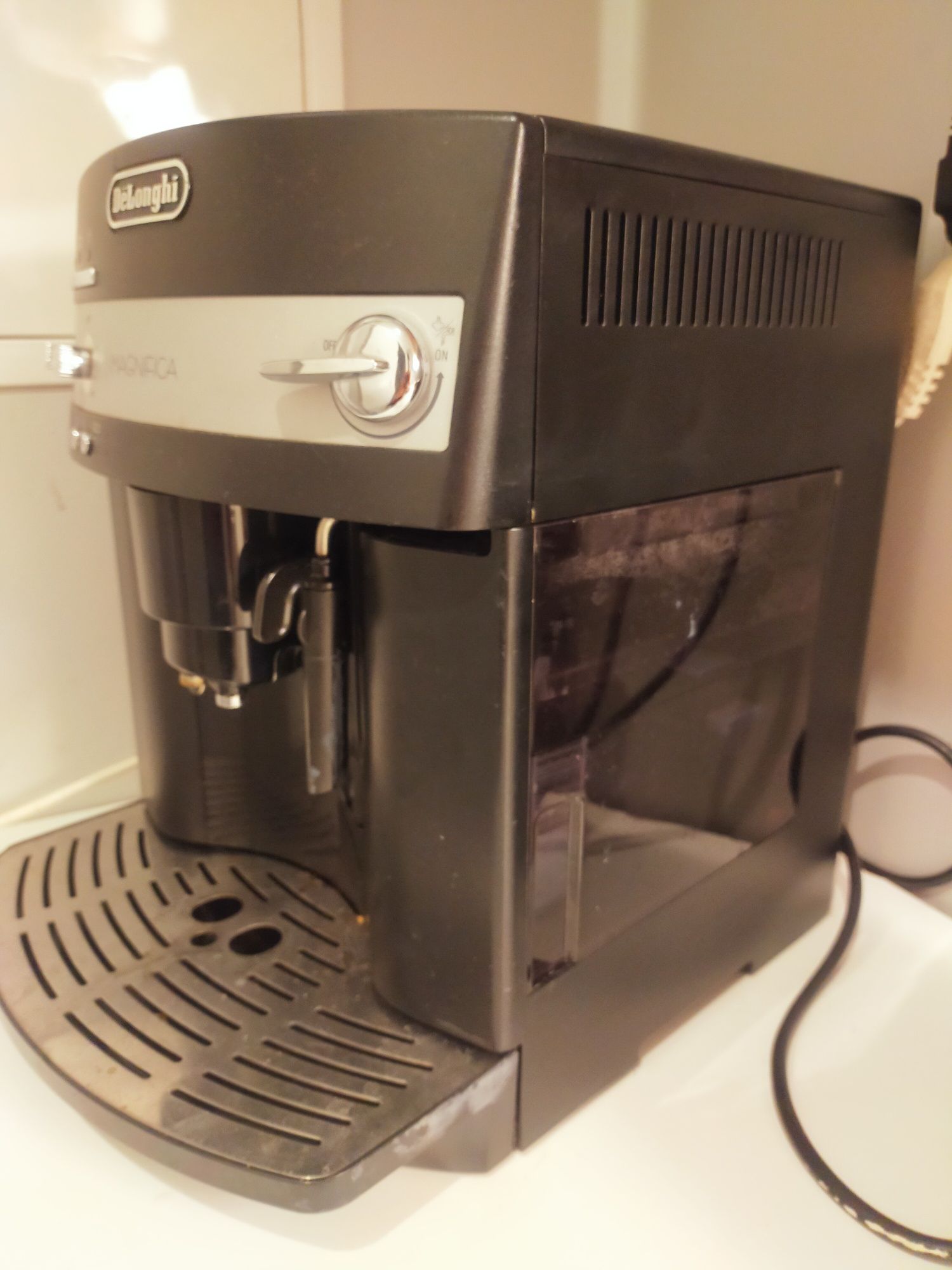 Express do kawy DeLonghi magnifica