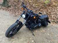 Harley-Davidson FXCW Custom