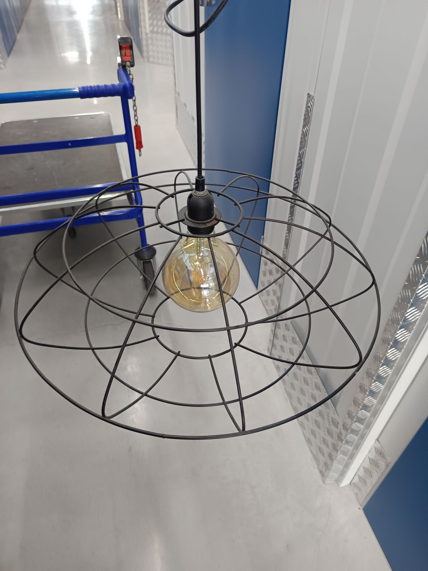 Candeeiro estilo industrial