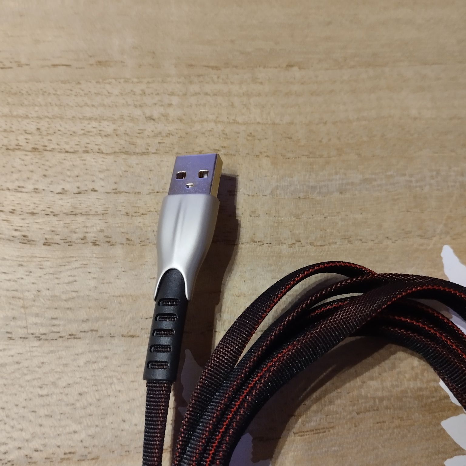 Kabel USB typu lightning 1, 5 m nowy