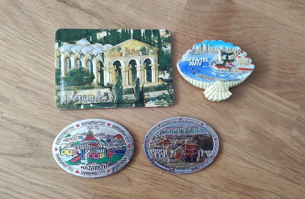 Магнит на холодильник