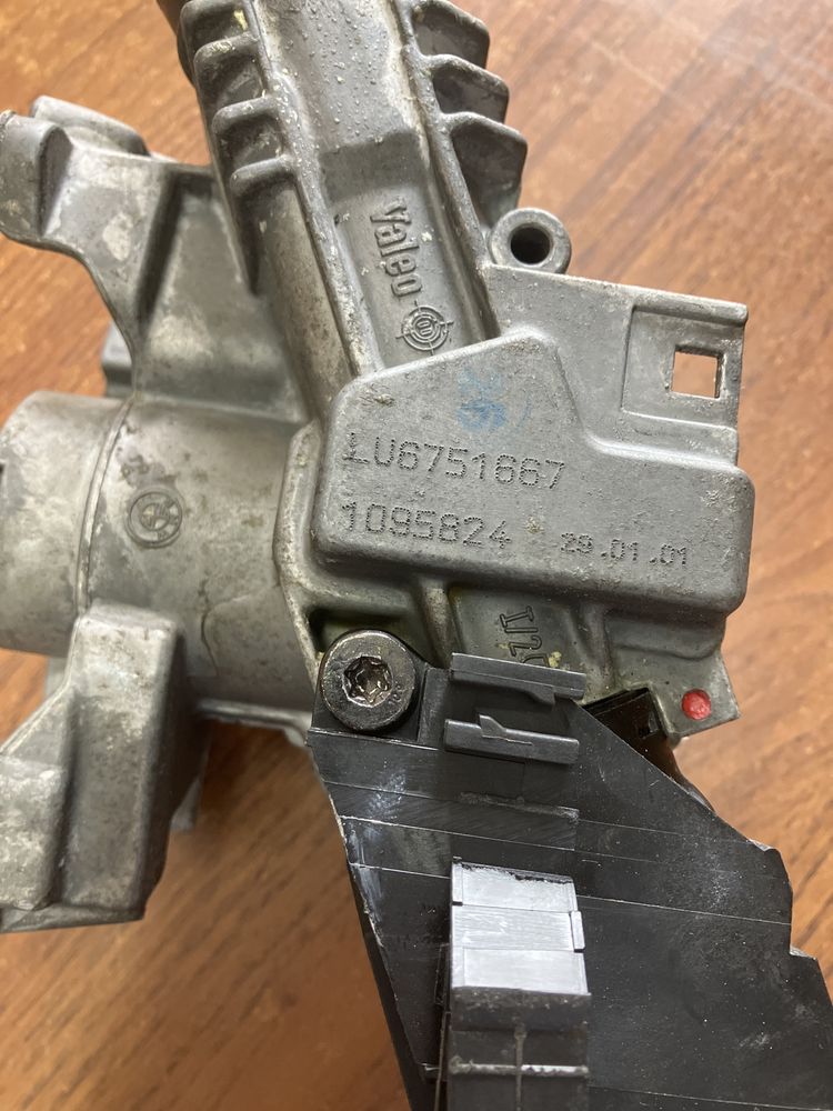 BMW E39 - stacyjka z kluczykiem elektryczna kolumna