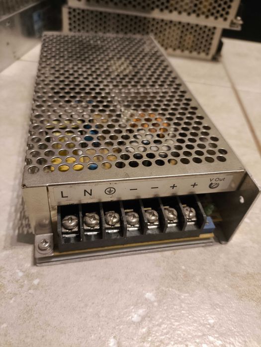 MW Power Zasilacz impulsowy 12V/12,5A C12-150
