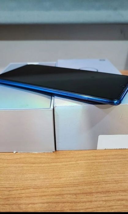 Xiaomi Mi 9 - 6GB - 6,39''