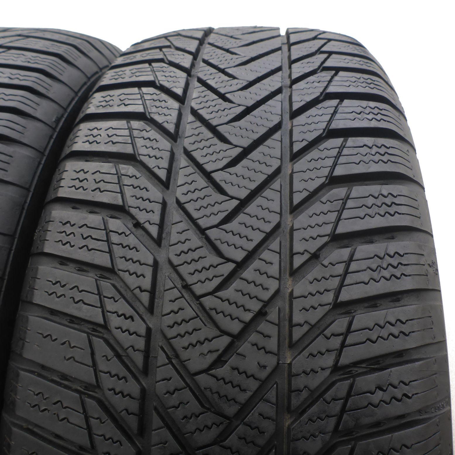 215/60/17 Esa Tecar 215/60R17 96H SuperGrip PRO Zima 2022, 2021 6.5mm