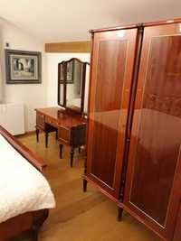 Sypialnia drewniana Rumunia łóżko 2 nakastliki szafa toaletka stołek