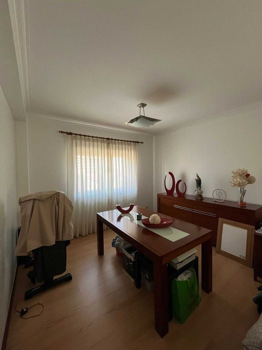 Excelente T3 em Nogueira – 160 m², 2 WCs e Garagem!