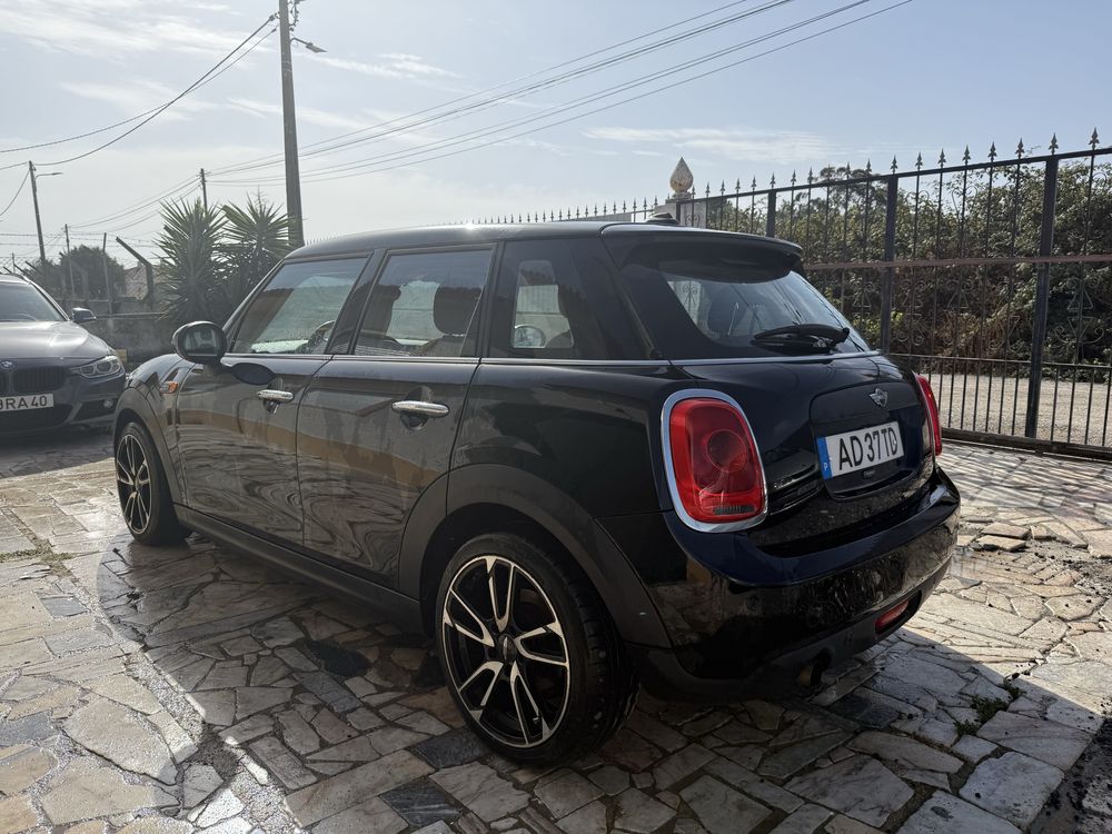 Mini Cooper D Preto
