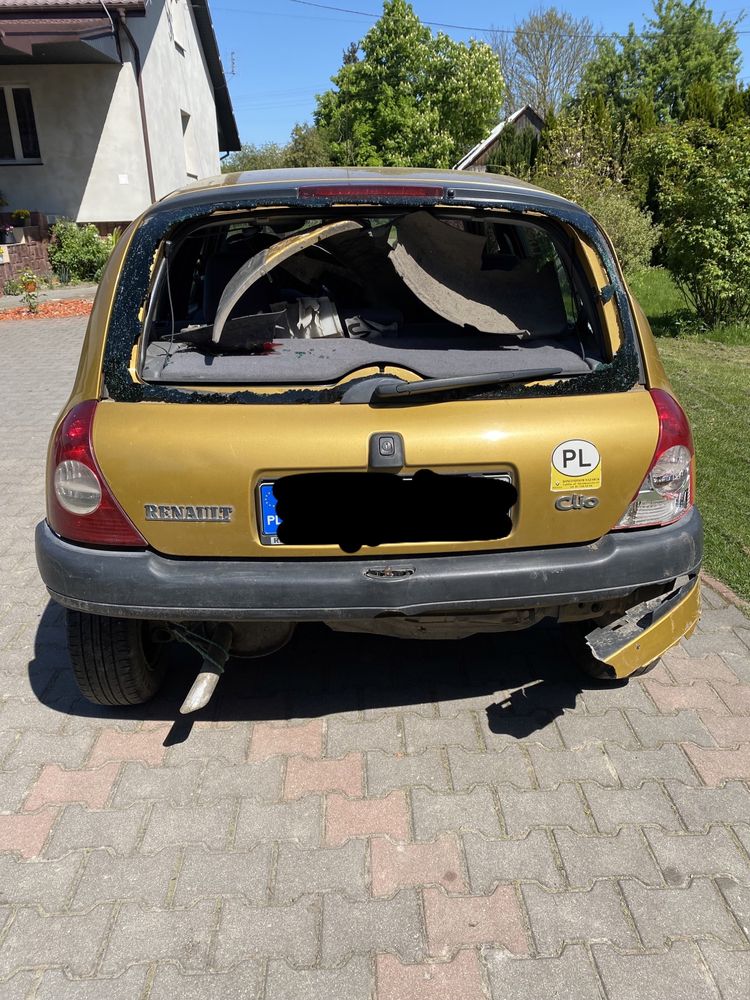 Renault Clio 2 1.6 uszkodzony