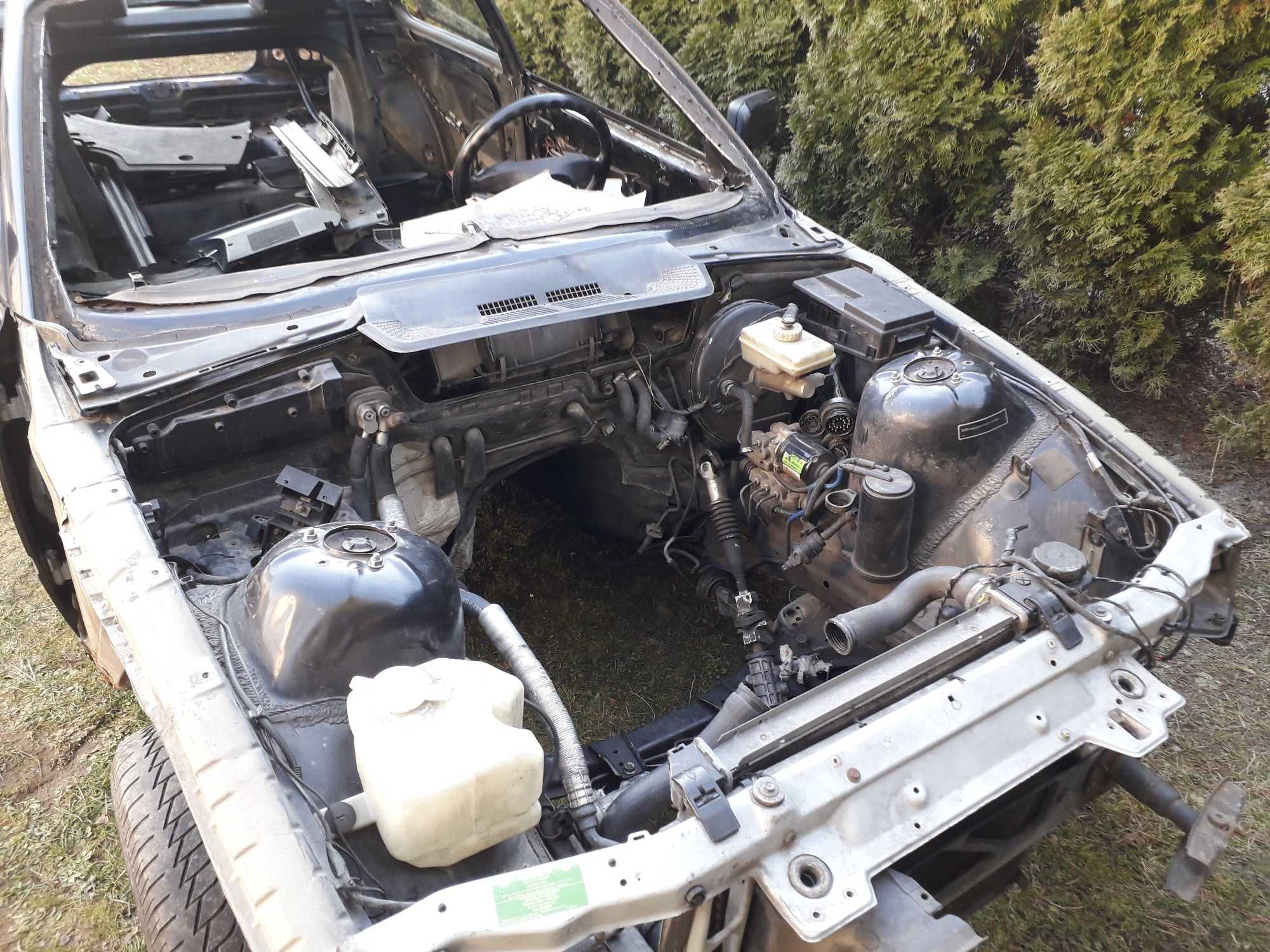 BMW e36 Coupe błotnik ćwiartka podłoga progi dach drzwi szyba wózek