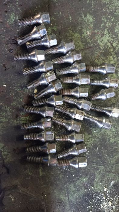 Продам болты в хорошем состоянии