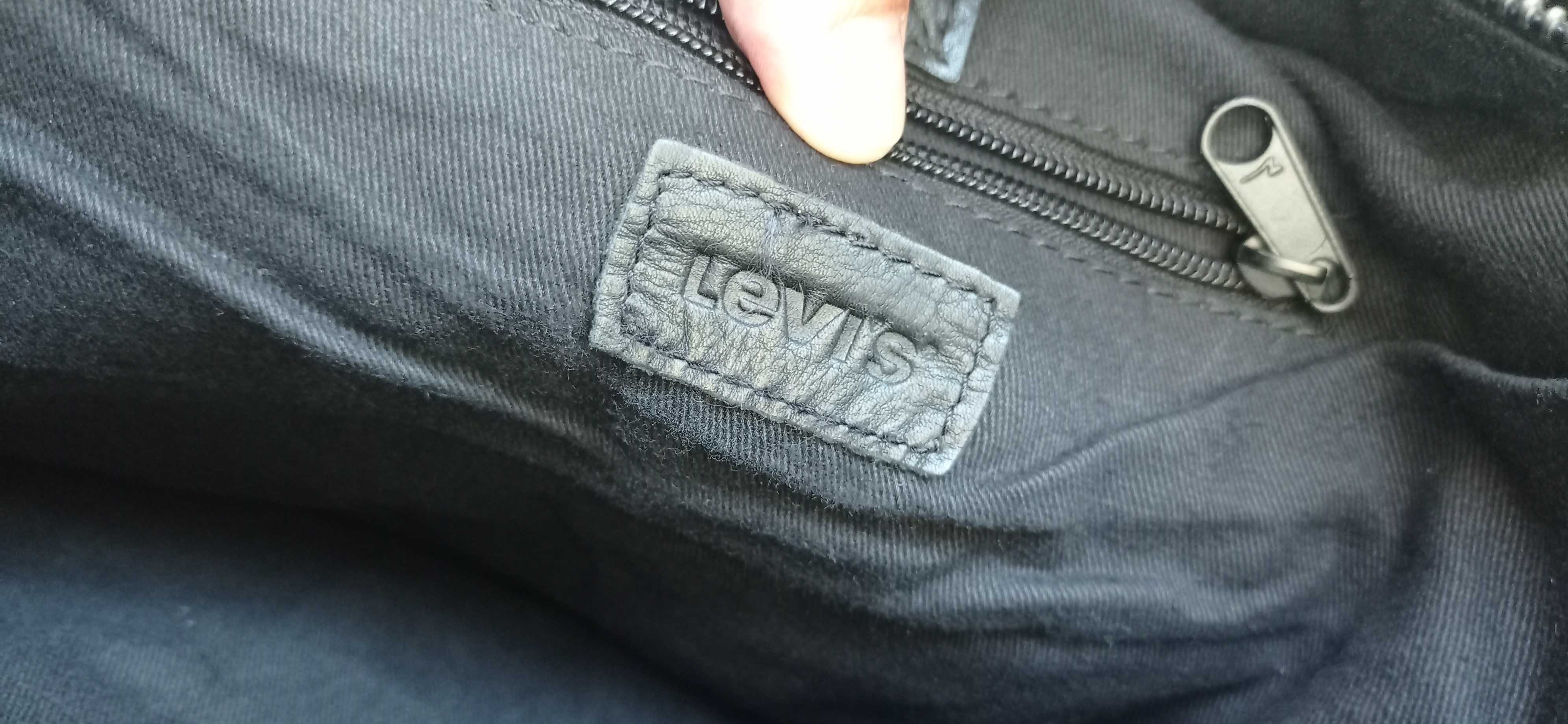 Mala em pele verdadeira da marca Levis.