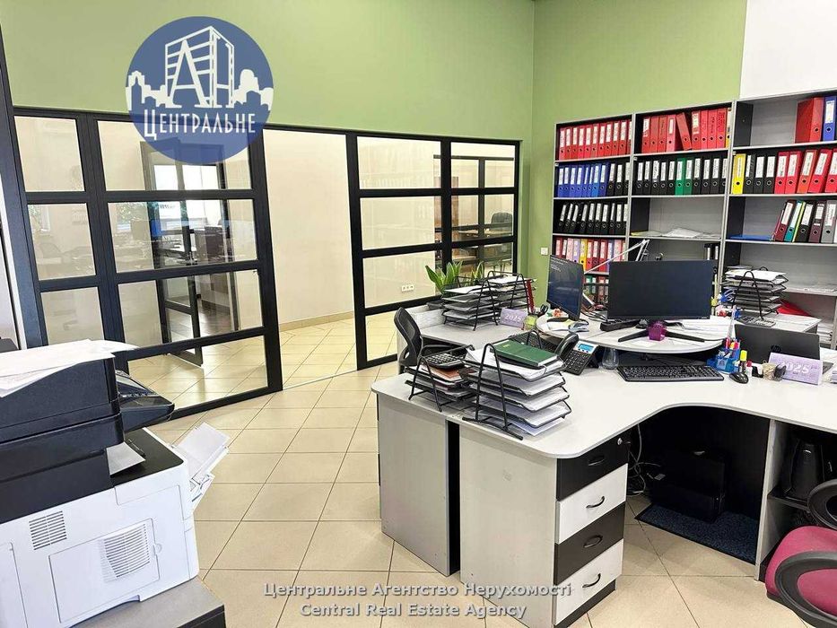 Оренда просторого кабінетного офісного приміщення в центрі, 8€/м.кв.