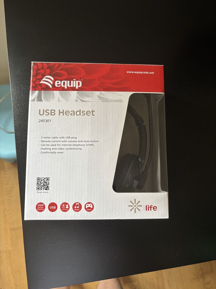 Auscultadores USB nunca usados e em caixa