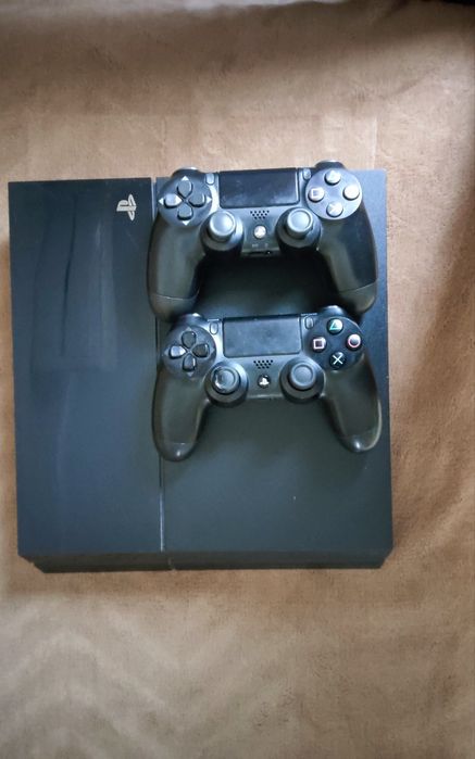 Продам PlayStation 4